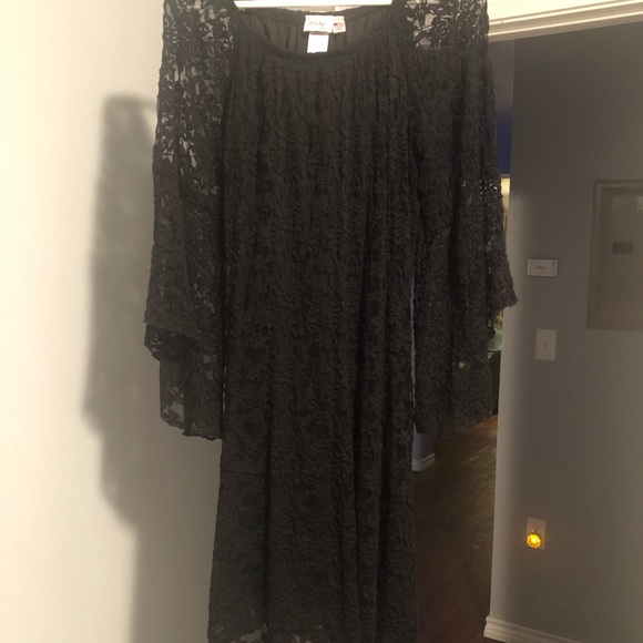 Black lace dress - Picture 4 of 4